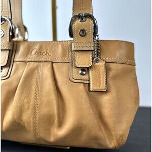 Coach Hampton Soho Shoulder Leather Pleated Bag Purse Tote Camel Brown 13732